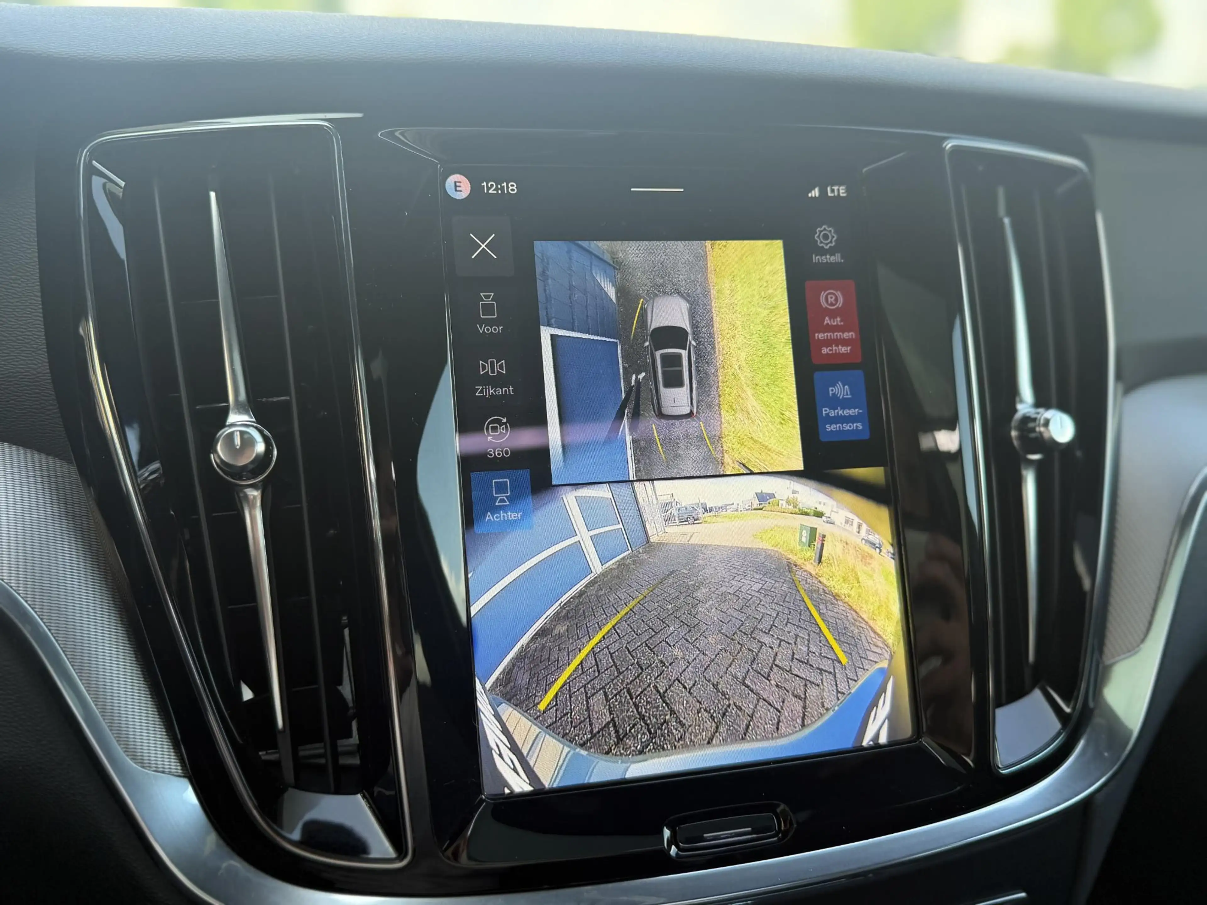 Volvo V60 2.0 T8 Plug-in hybrid AWD Ultra Dark | SOH:100% | — photo 13