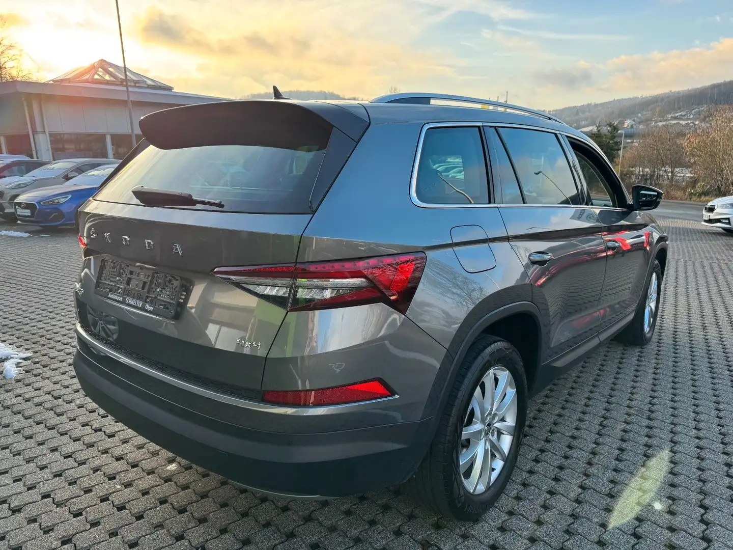 Skoda Kodiaq Style 4x4 Matrix-LED+PANO+AHK Gris - 2