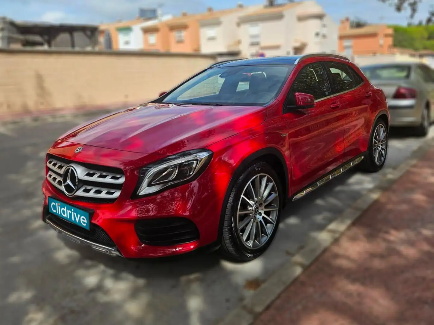 Mercedes-Benz GLA 180 Rojo - 2