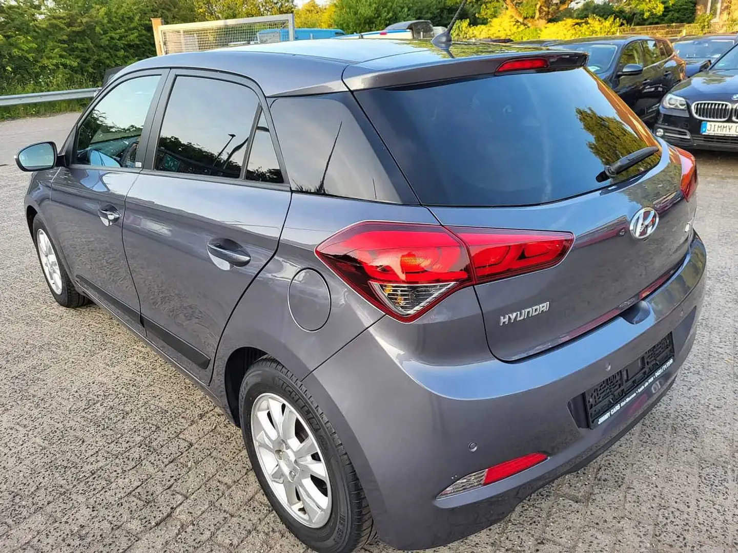 Hyundai i20 1.2 Passion Gris - 2
