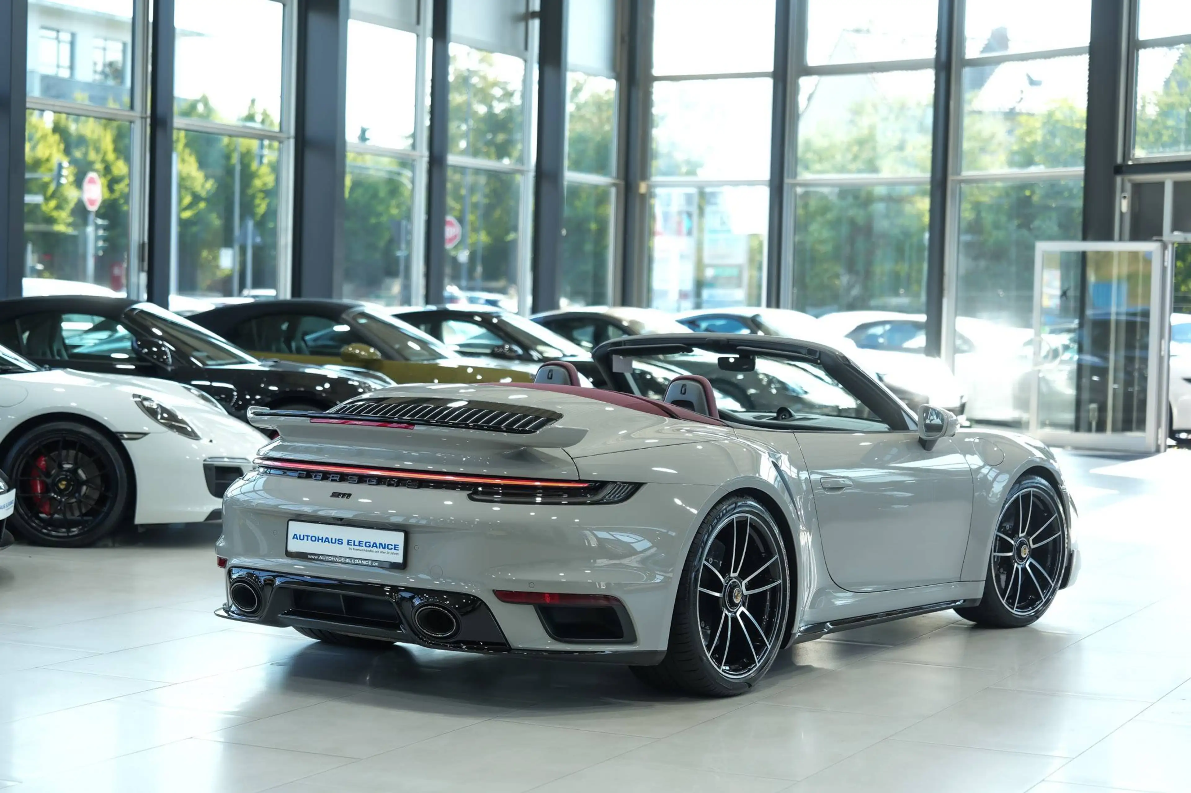 Porsche 911 Turbo S Cabriolet*CARBON-INT*LIFT*KERAMIK*18-WEGE*BOSE — photo 2