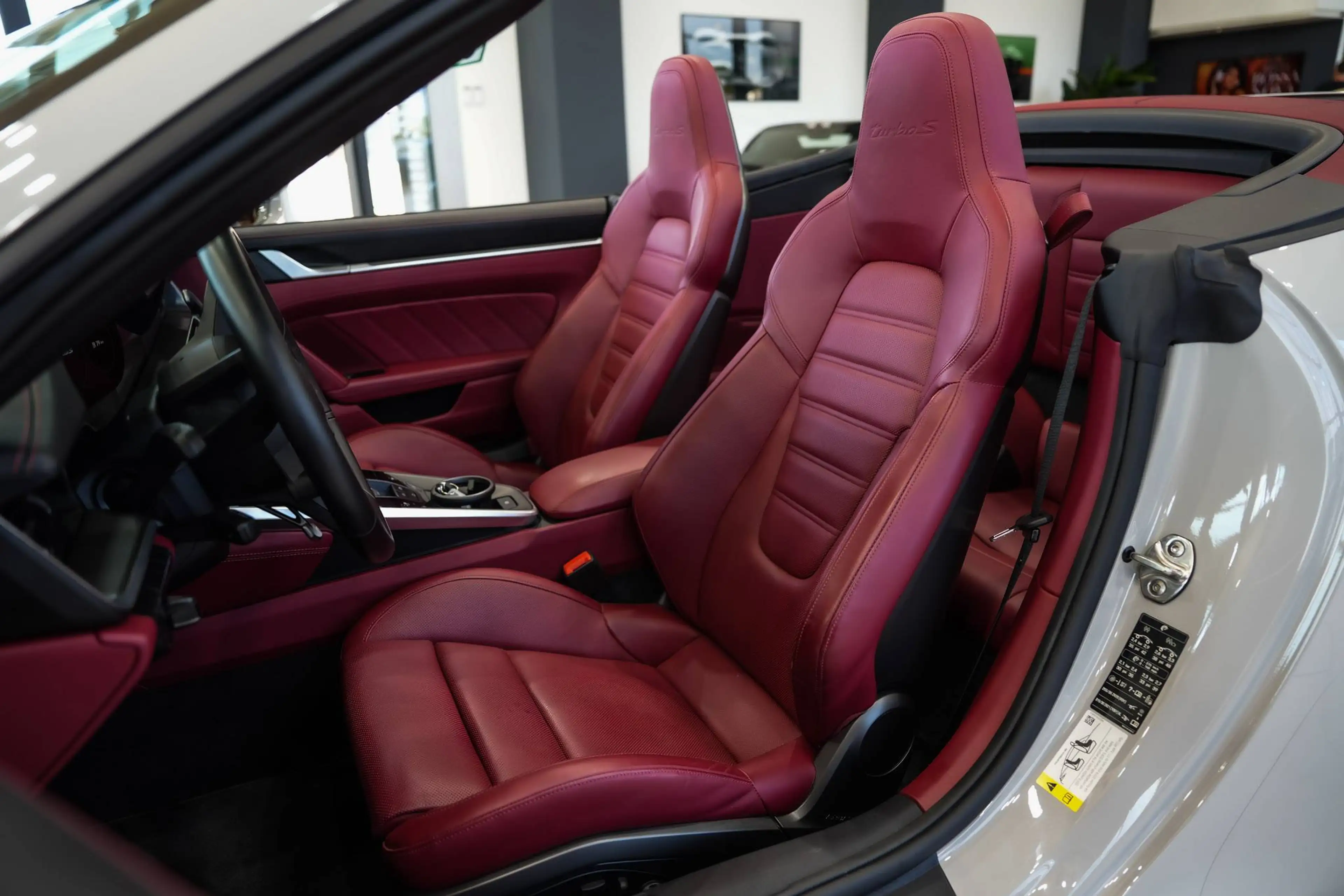 Porsche 911 Turbo S Cabriolet*CARBON-INT*LIFT*KERAMIK*18-WEGE*BOSE — photo 12