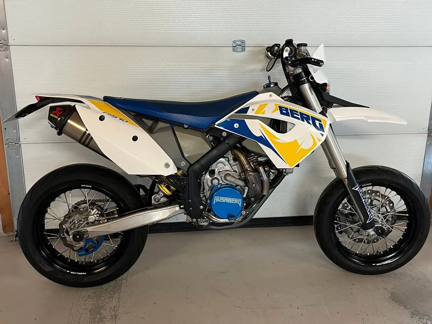 Husaberg FS 570 Bílá - 2