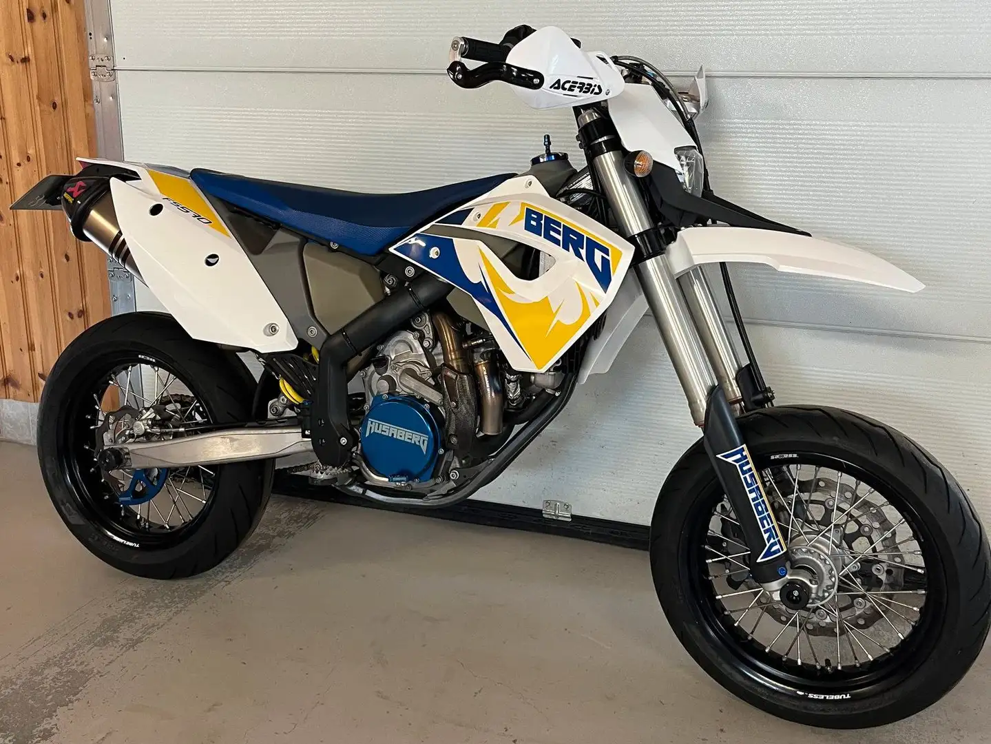 Husaberg FS 570 Bílá - 1