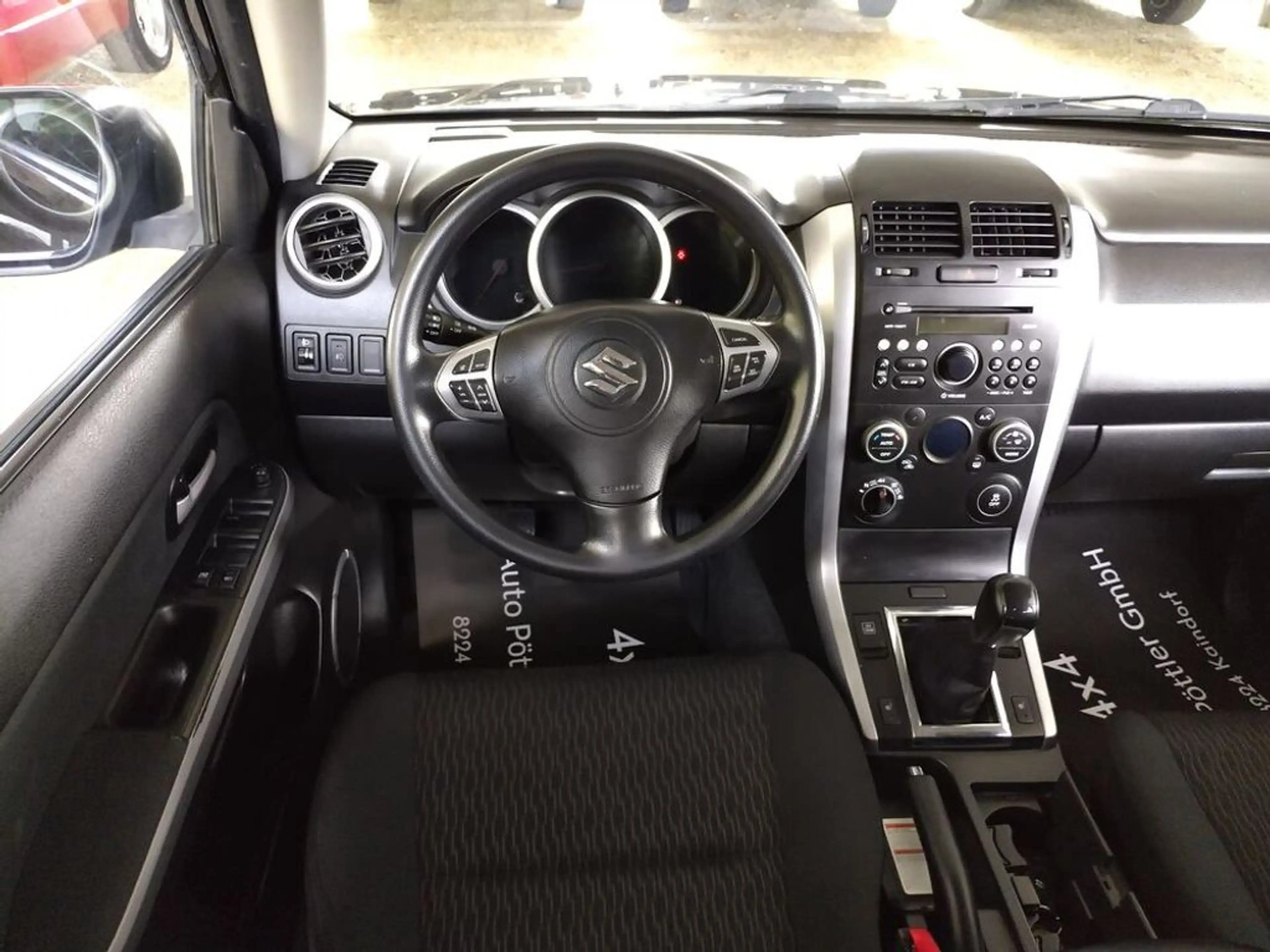 Suzuki Grand Vitara Grand 1,9 DDiS VX-E Deluxe !1.Besitz! — photo 9