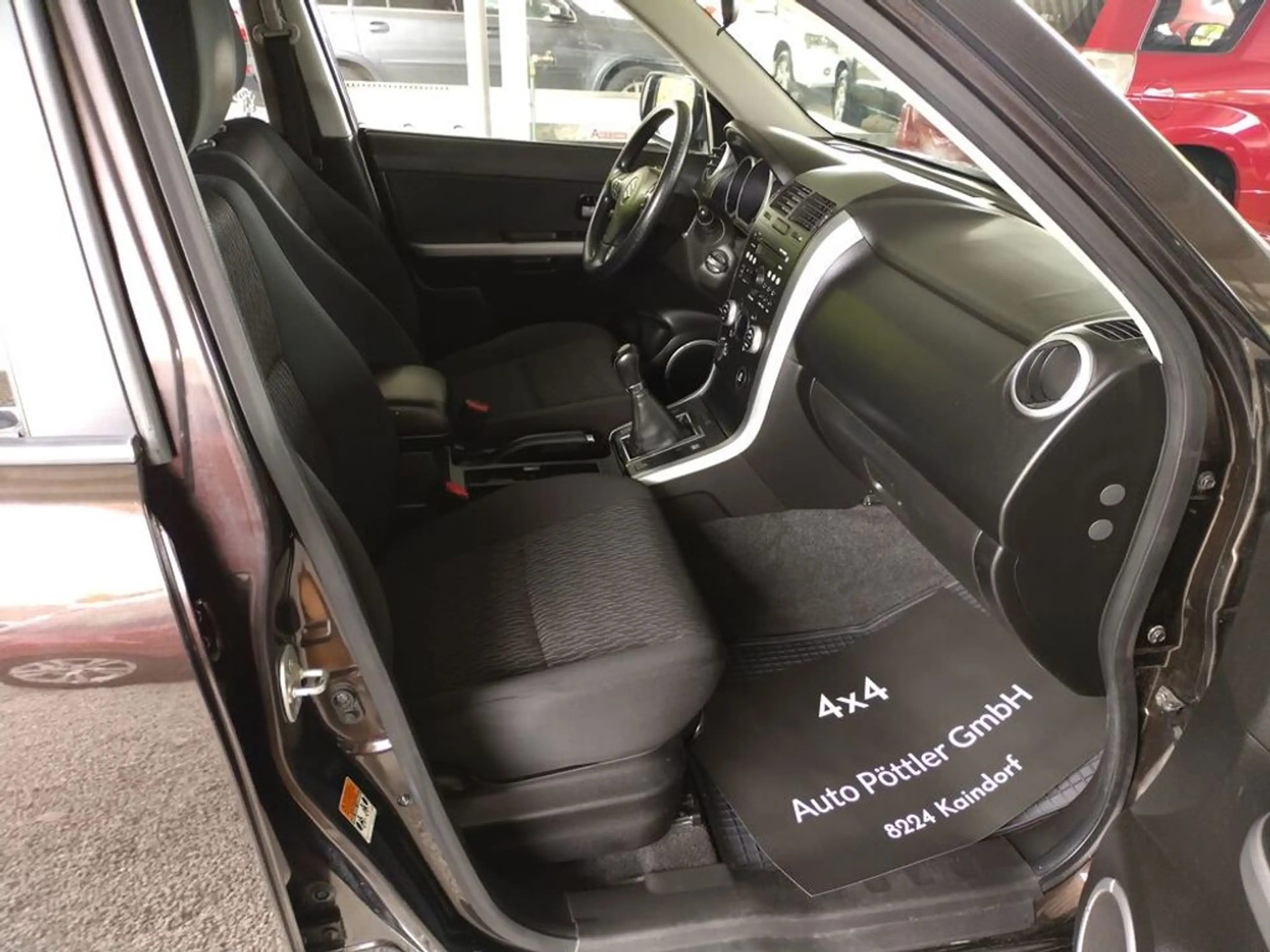 Suzuki Grand Vitara Grand 1,9 DDiS VX-E Deluxe !1.Besitz! — photo 11