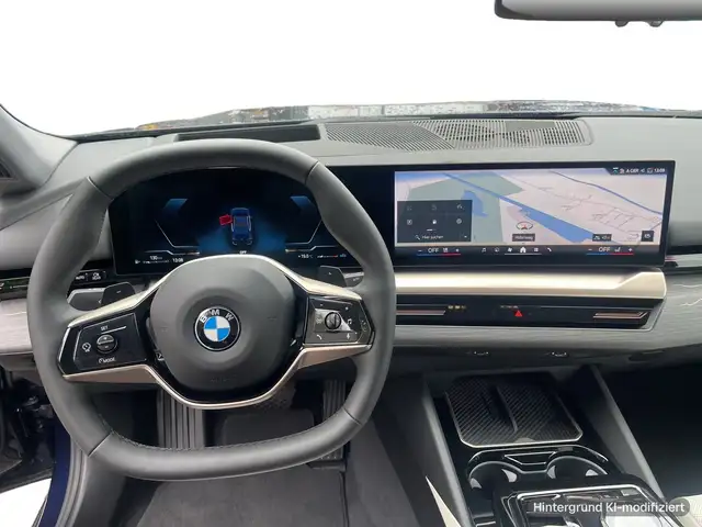 BMW 5 Series view 15