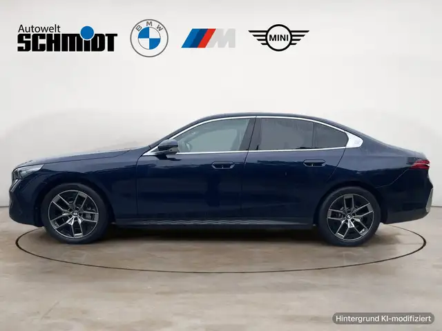 BMW 5 Series view 2