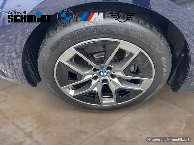 BMW 5 Series view 8