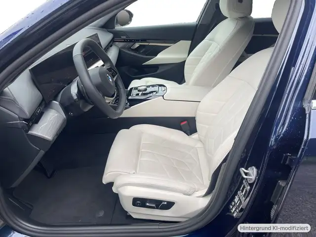 BMW 5 Series view 12