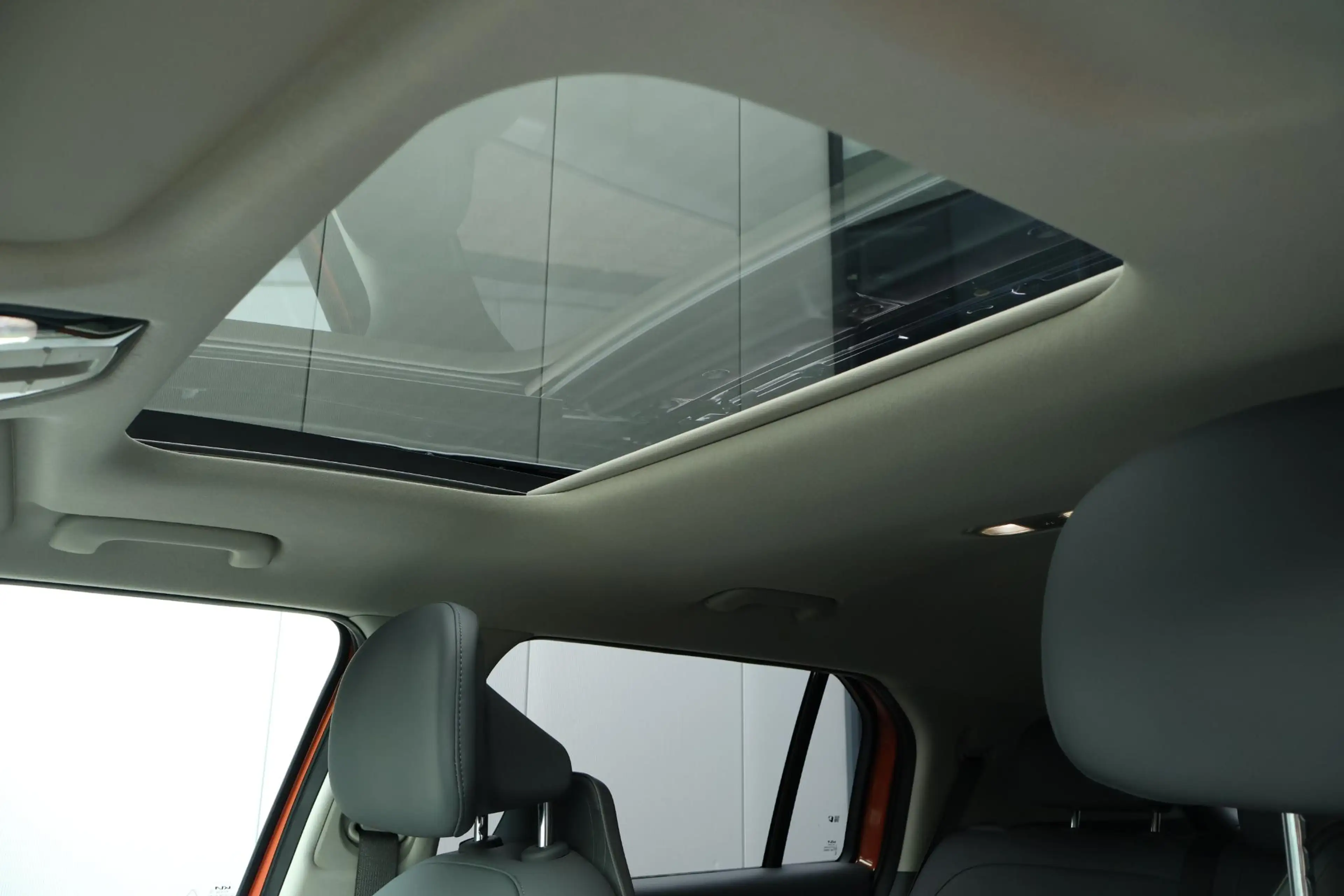 Kia EV3 Plus Advanced 81.4 kWh / Pano / Stuur en stoelverw — photo 13