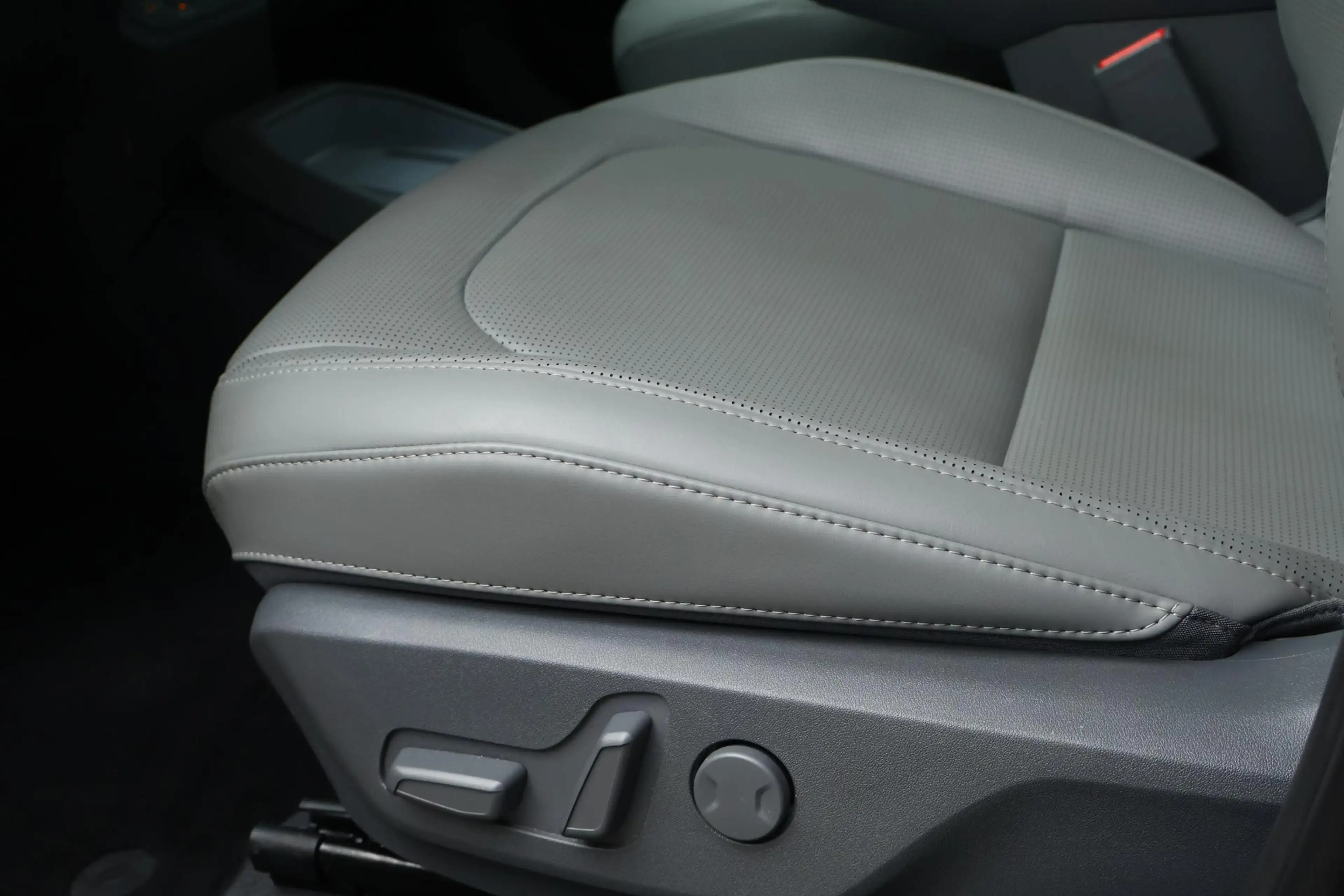 Kia EV3 Plus Advanced 81.4 kWh / Pano / Stuur en stoelverw — photo 11