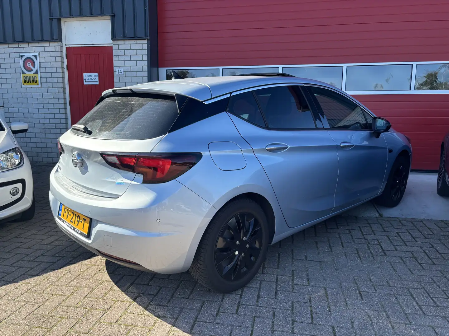 Opel Astra 1.6 CDTI Business+ SCHUIFDAK / CAMERA / NAVI / CAR Grau - 2