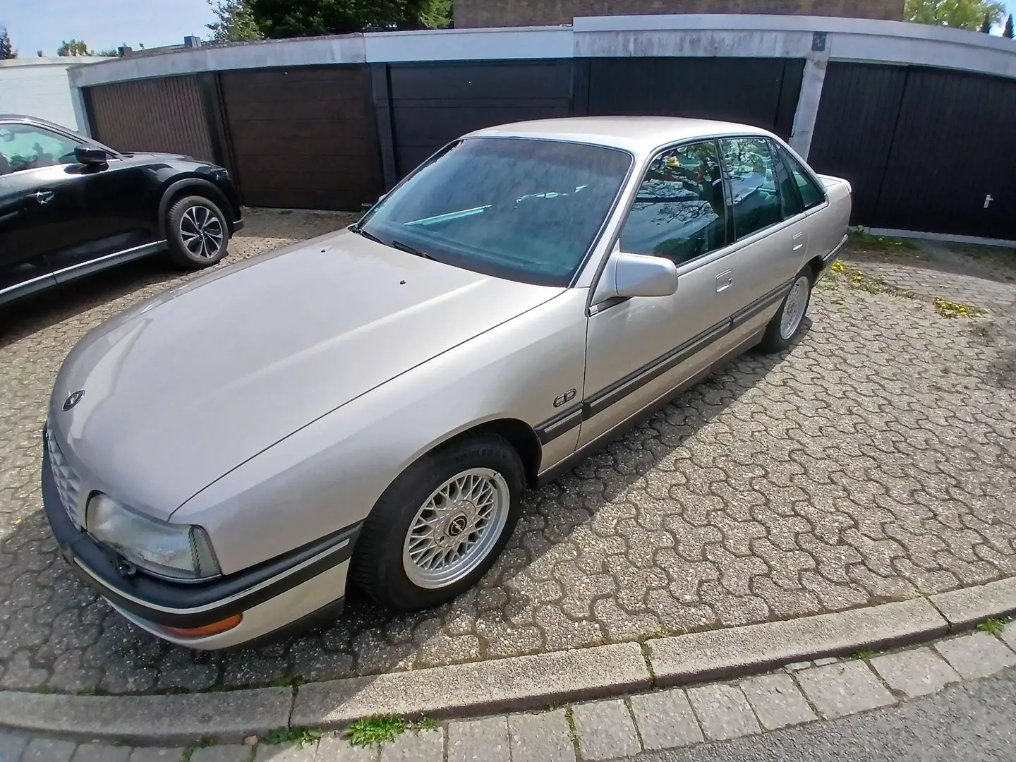Opel Senator Senator B 24V CD Grau - 1