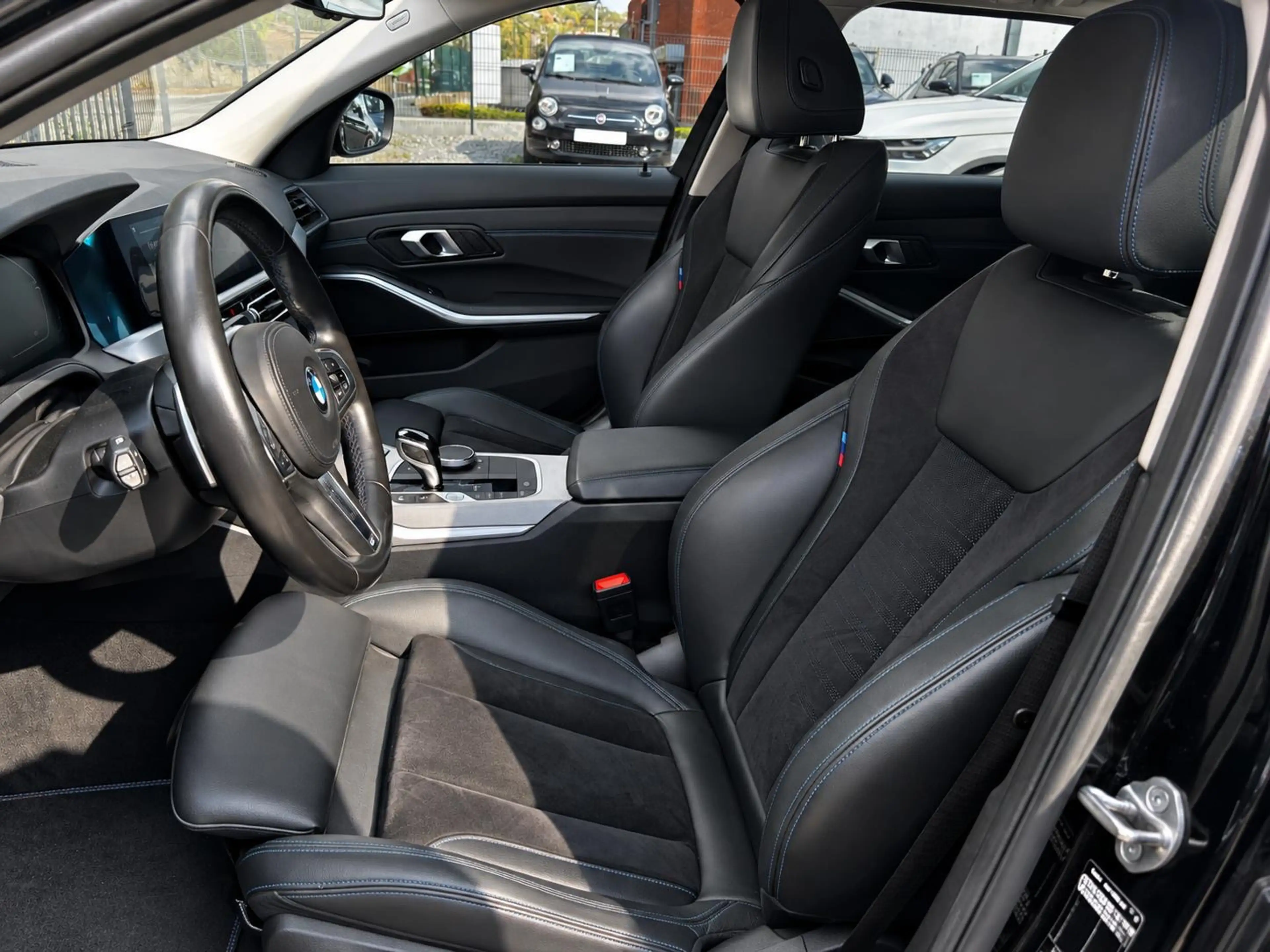 BMW 318 PACK M * ÉTAT SHOWROOM * GARANTIE 12-36 MOIS — photo 11