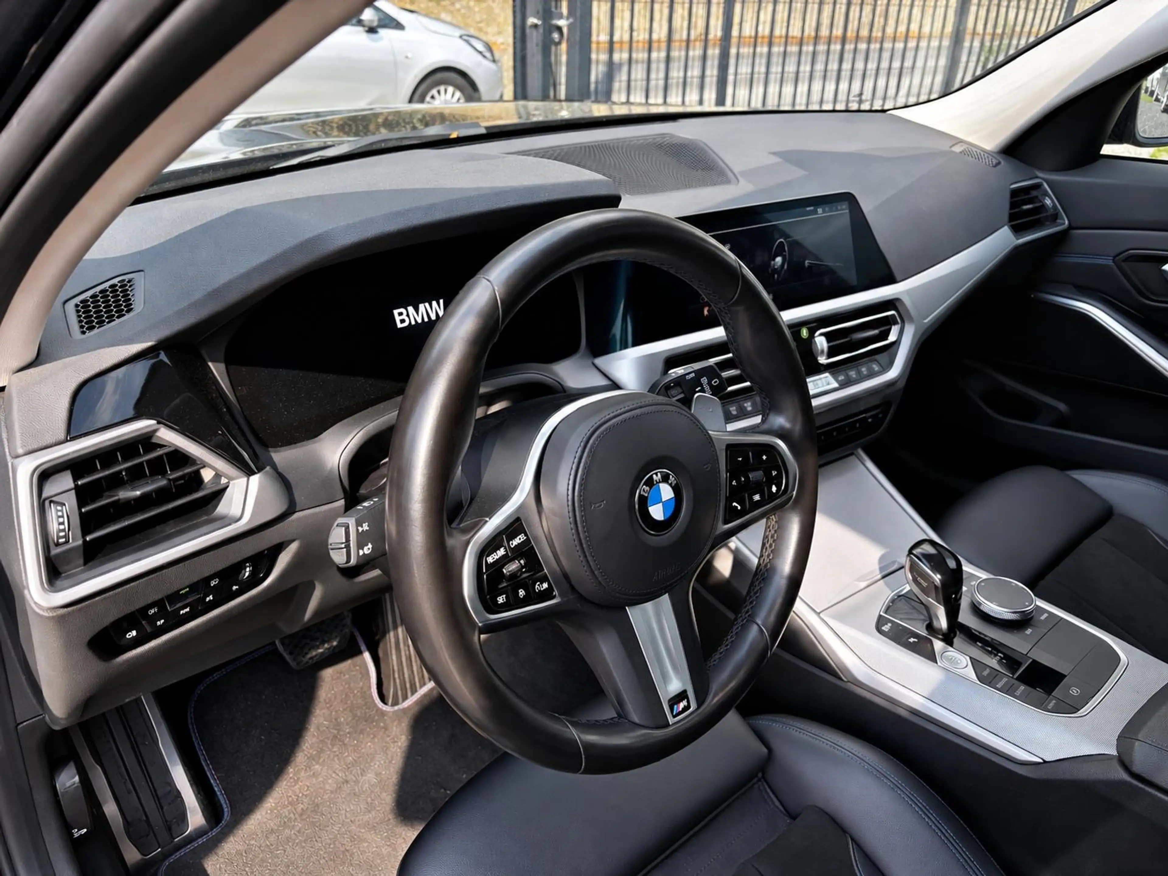 BMW 318 PACK M * ÉTAT SHOWROOM * GARANTIE 12-36 MOIS — photo 10