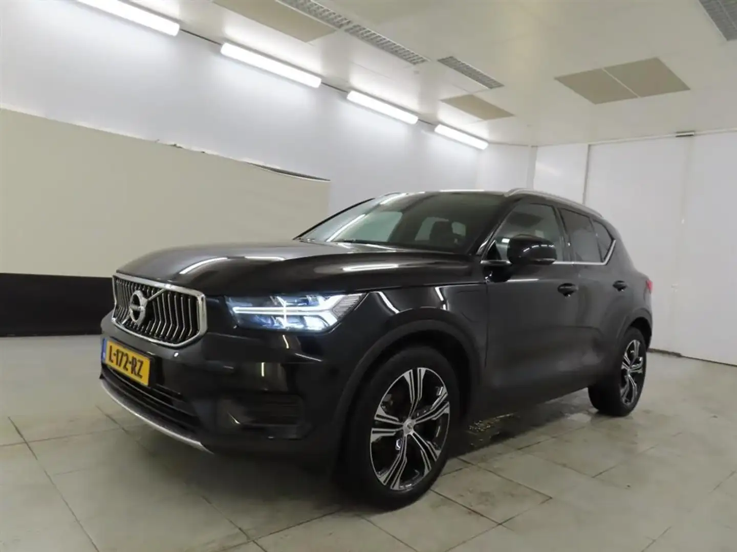 Volvo XC40 1.5 T4 Recharge Inscription | Trekhaak | Stoel en Noir - 2