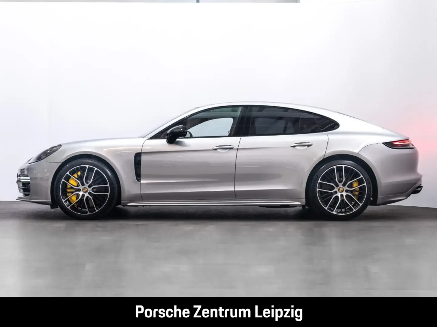 Porsche Panamera Turbo S Burmester Clubleder SportDesign Stříbrná - 2