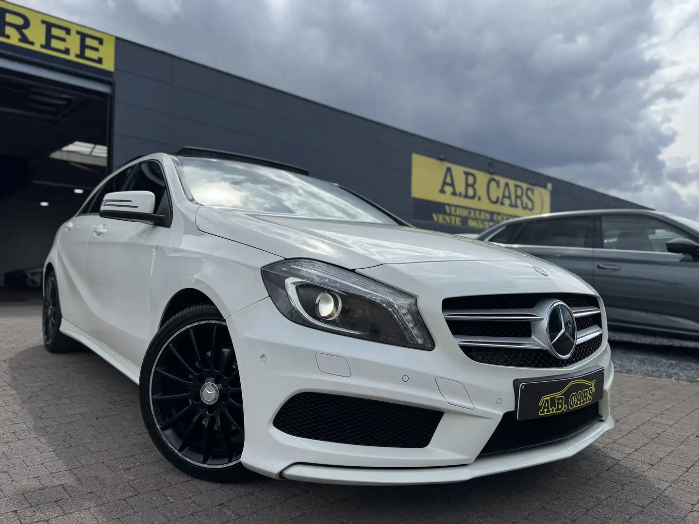 Mercedes-Benz A 160 CDI *AMG LINE*1ER PROPRIÉTAIRE Blanc - 1