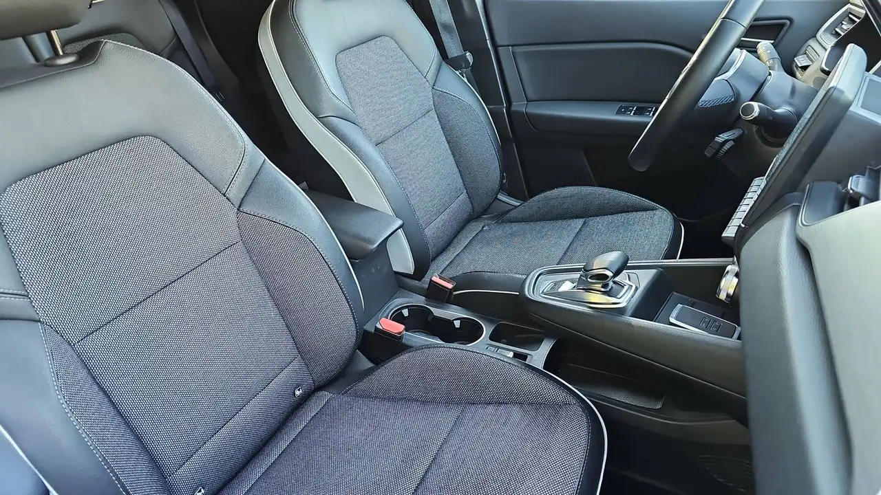 Renault Captur — photo 26