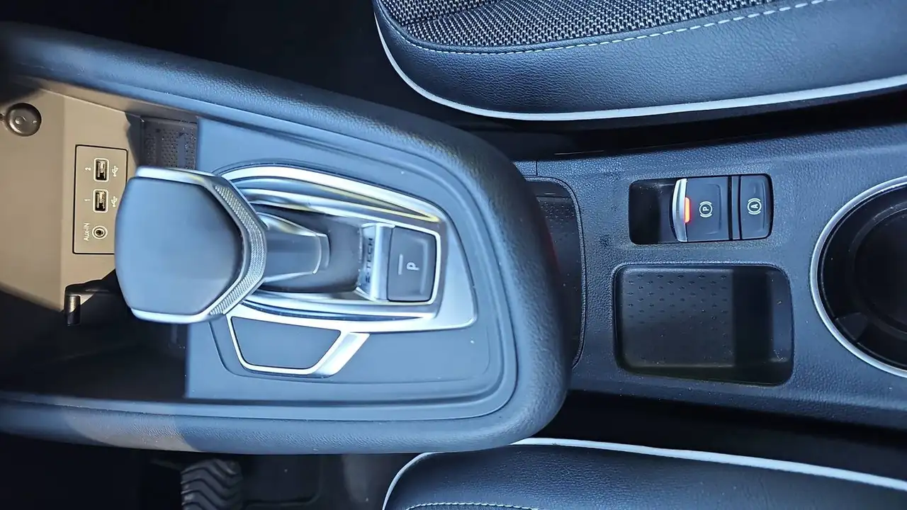 Renault Captur — photo 27