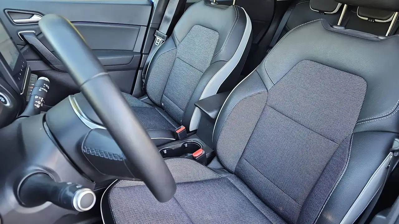 Renault Captur — photo 25