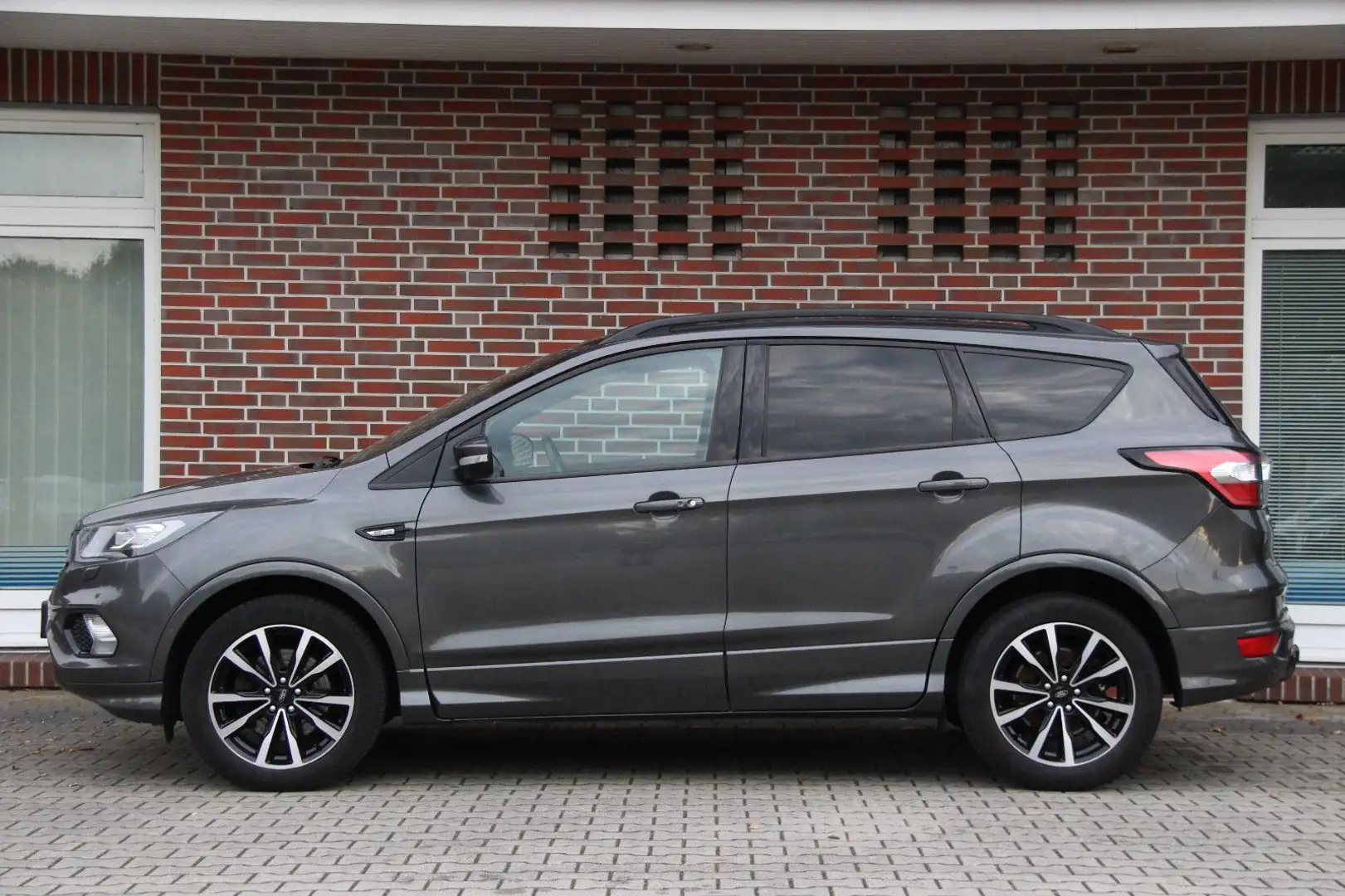 Ford Kuga 2.0 ST-LINE*ALCANTARA*KEYLESS GO*SPORTSITZE Grau - 2