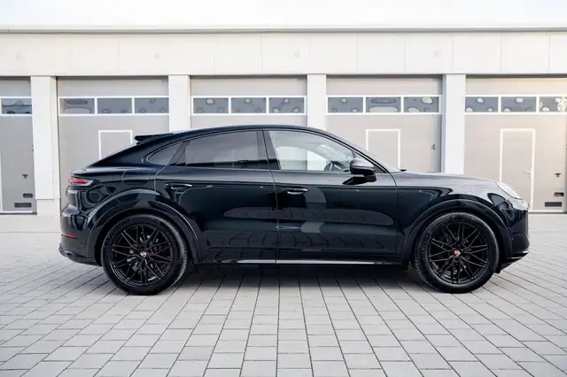 Porsche Cayenne view 6