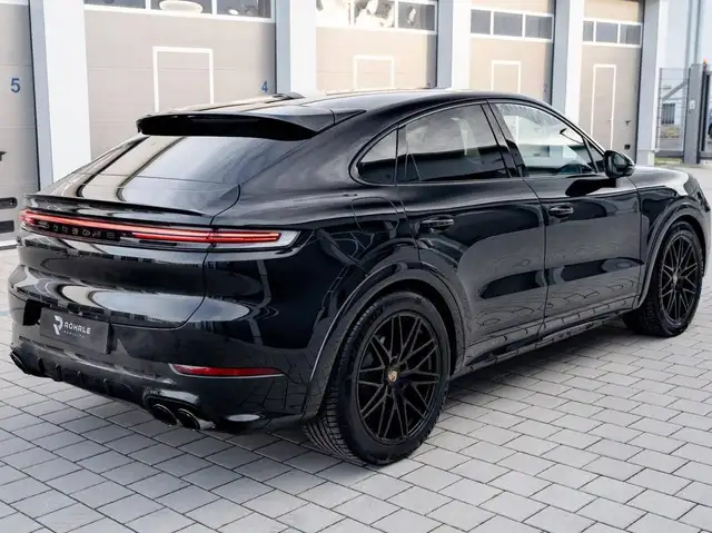 Porsche Cayenne view 14