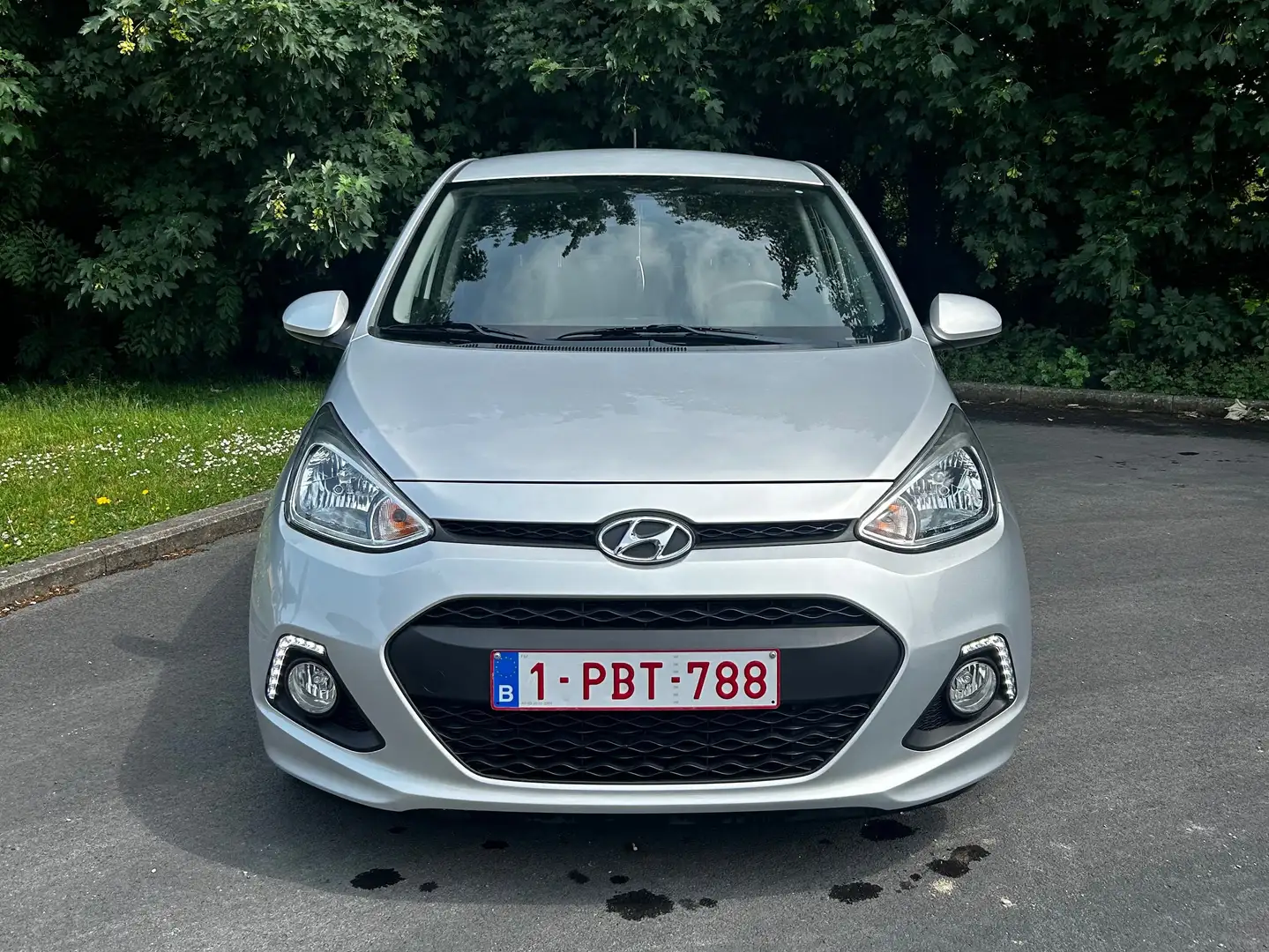 Hyundai i10 i10 1.0i Blue Drive Срібний - 2