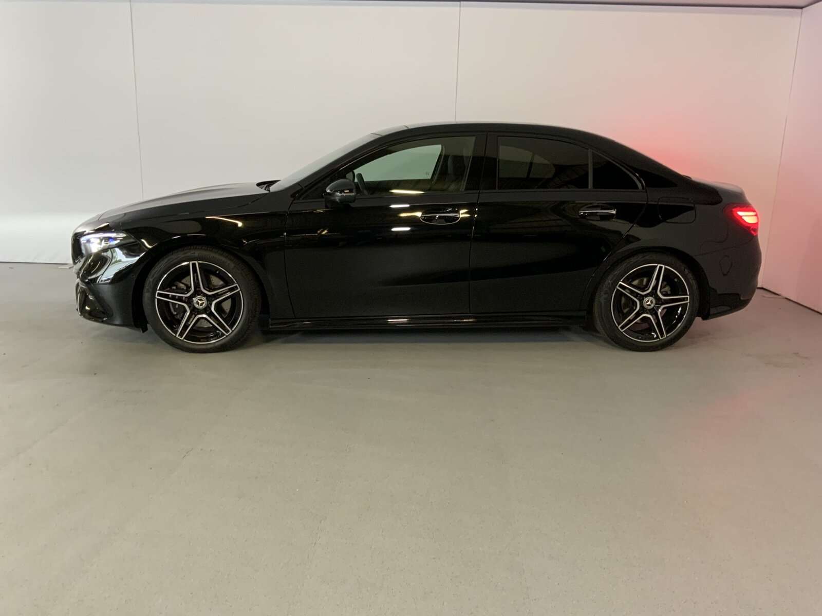 Mercedes-Benz A 220