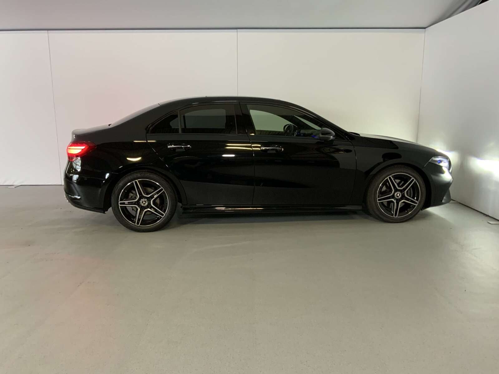 Mercedes-Benz A 220