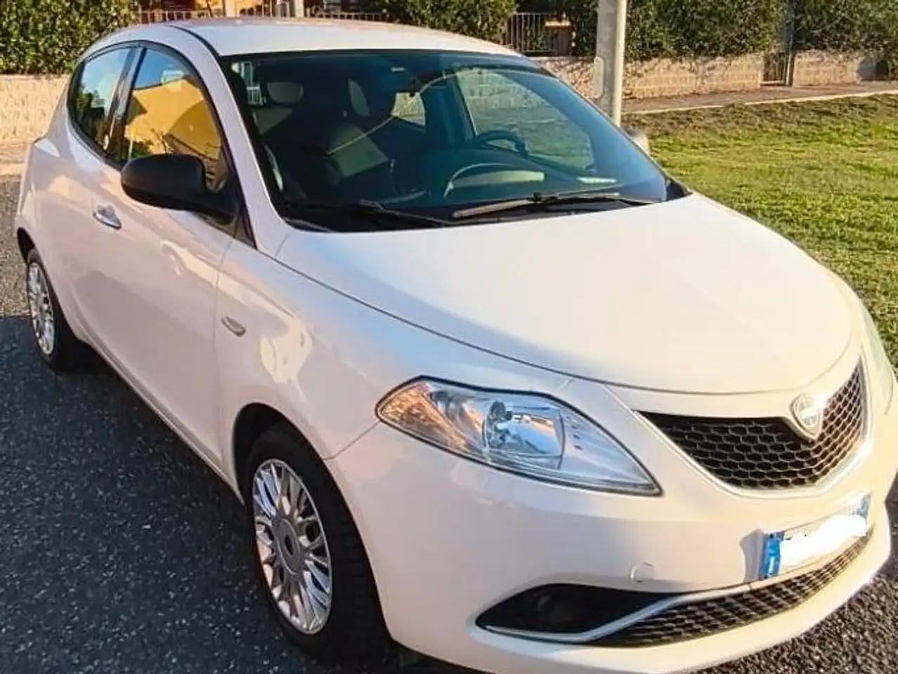 Lancia Ypsilon