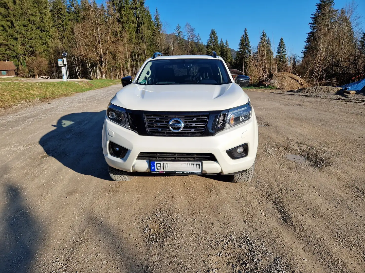 Nissan Navara 2,3 dCi N-Guard DC 190 PS 4x4 EU6 Autom.+Leder+LED Weiß - 2