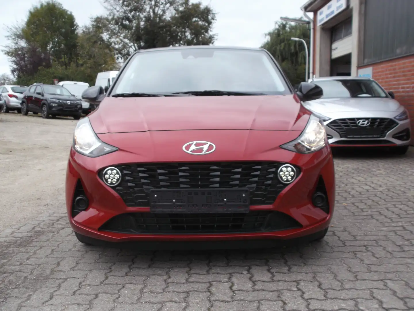 Hyundai i10 Intro Edition - Top aus 1.Hand nur 9650km Rot - 1