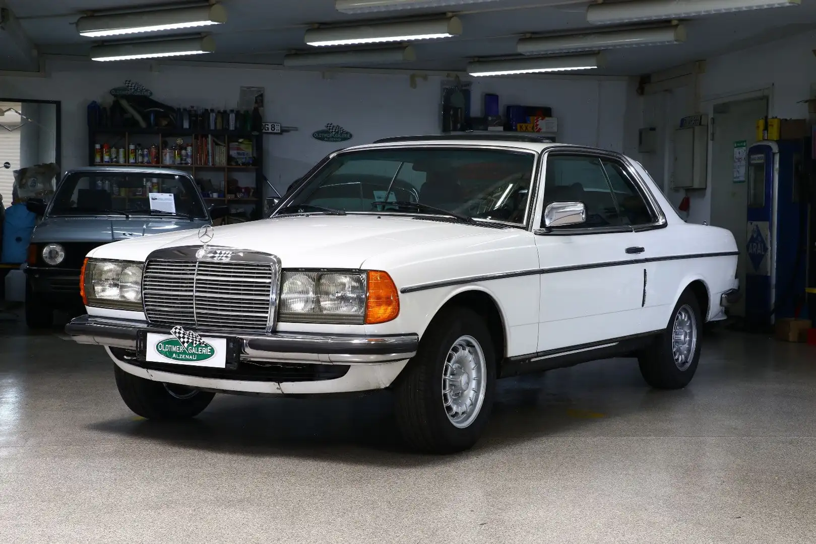 Mercedes-Benz CE 280 280 CE W123 Weiß - 1
