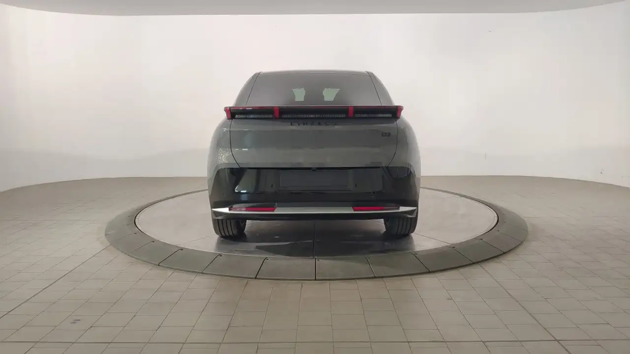 Lynk & Co 02
