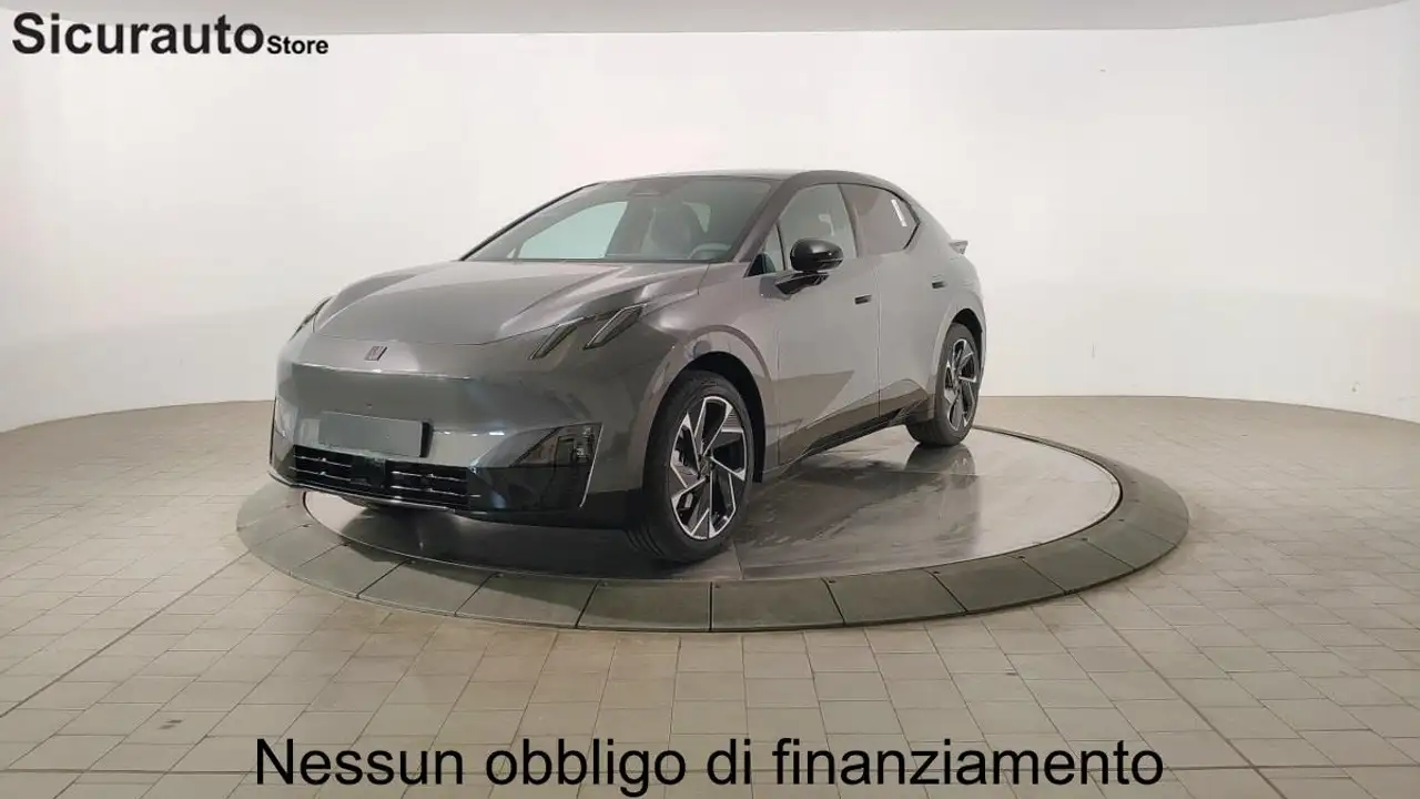Lynk & Co 02