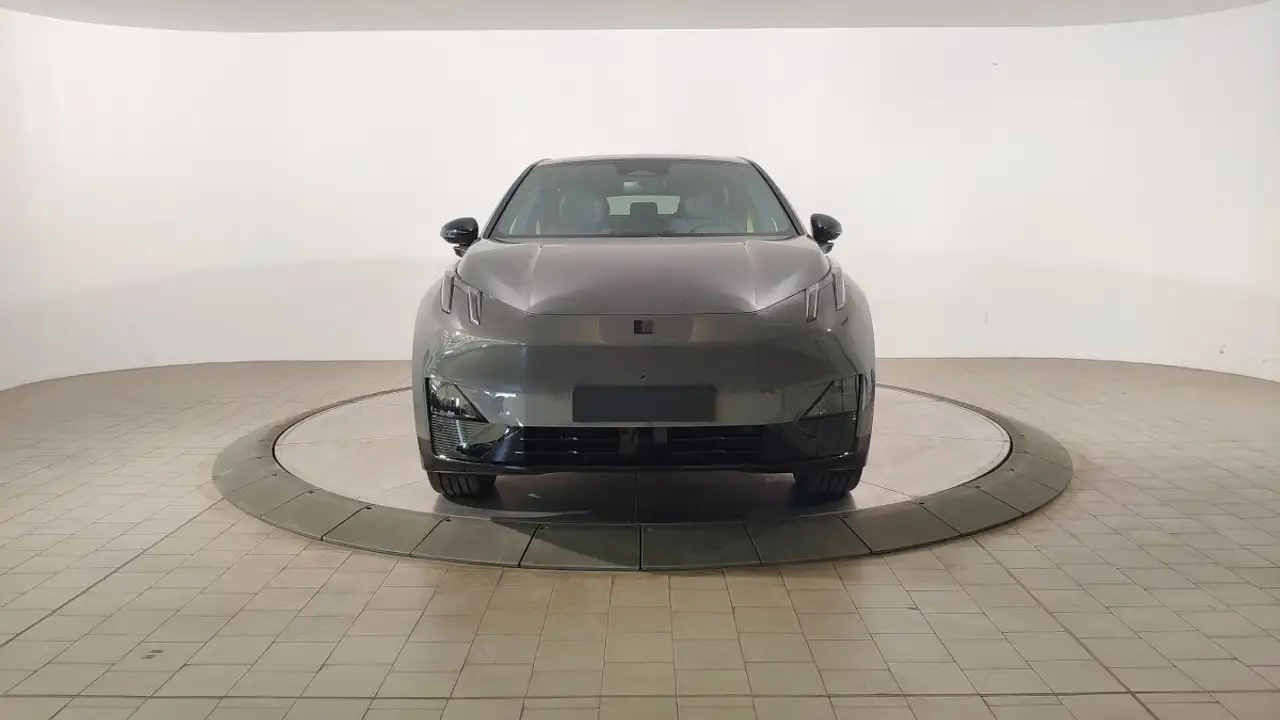 Lynk & Co 02