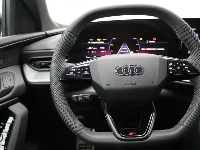 Audi Q5 view 14