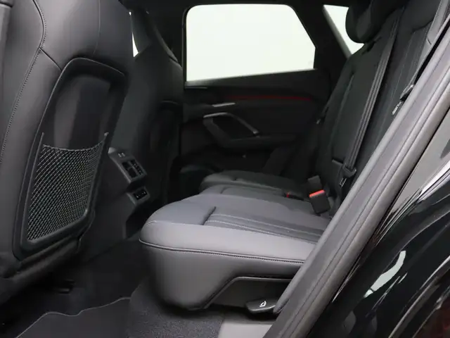 Audi Q5 view 9