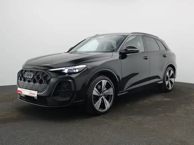 Audi Q5 view 2
