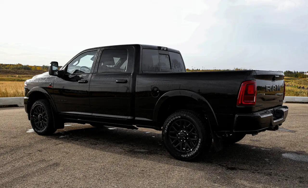 RAM 3500 снимка RAM 3500