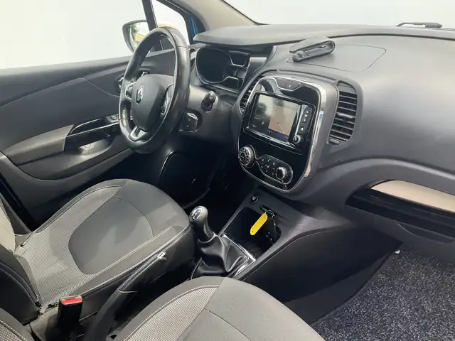Renault Captur view 3