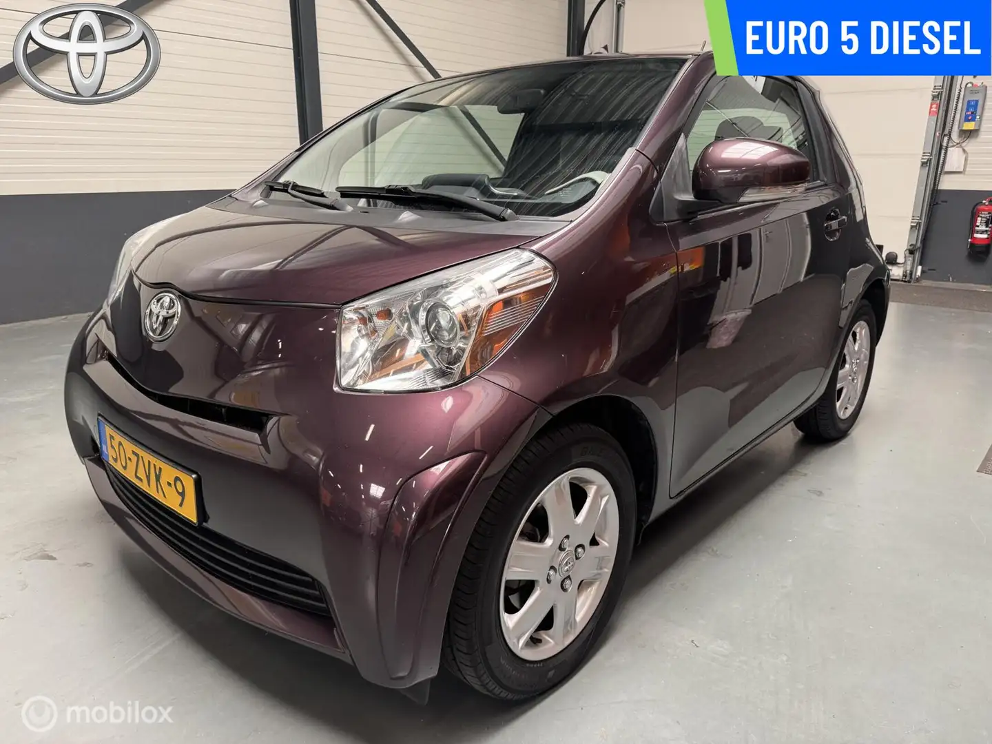 Toyota iQ 1.4 D-4D 90PK Leer|Airco|Uniek|Dealer-Auto! Violett - 1