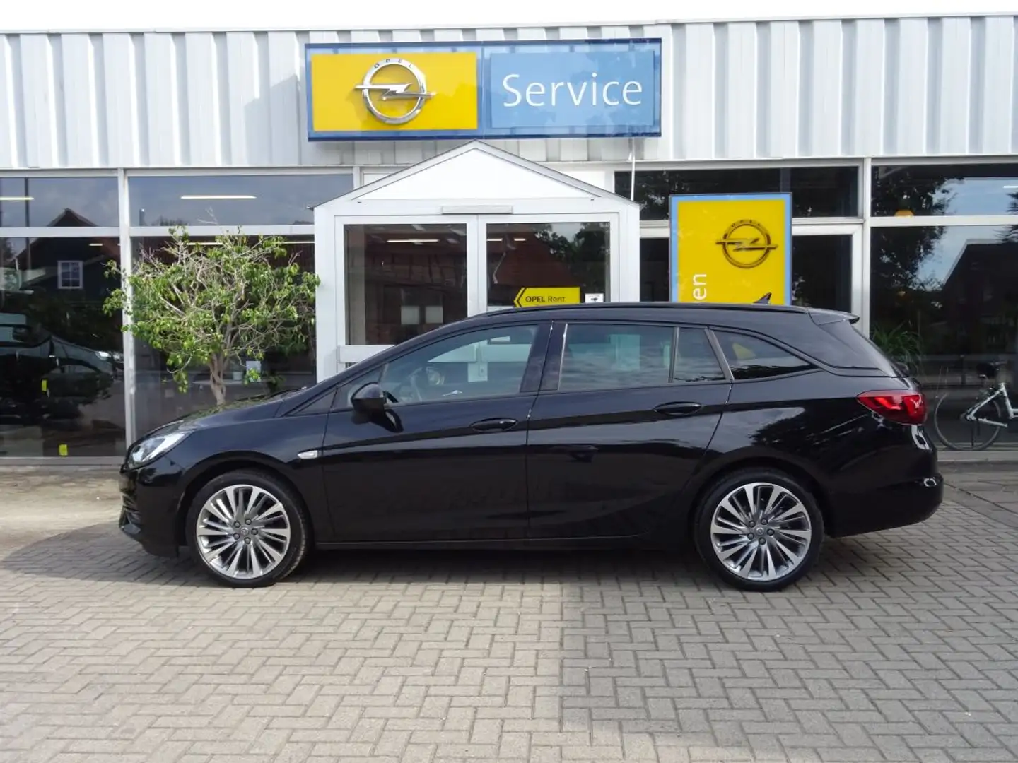 Opel Astra 1.2 Turbo Sports Tourer Ultimate Noir - 2