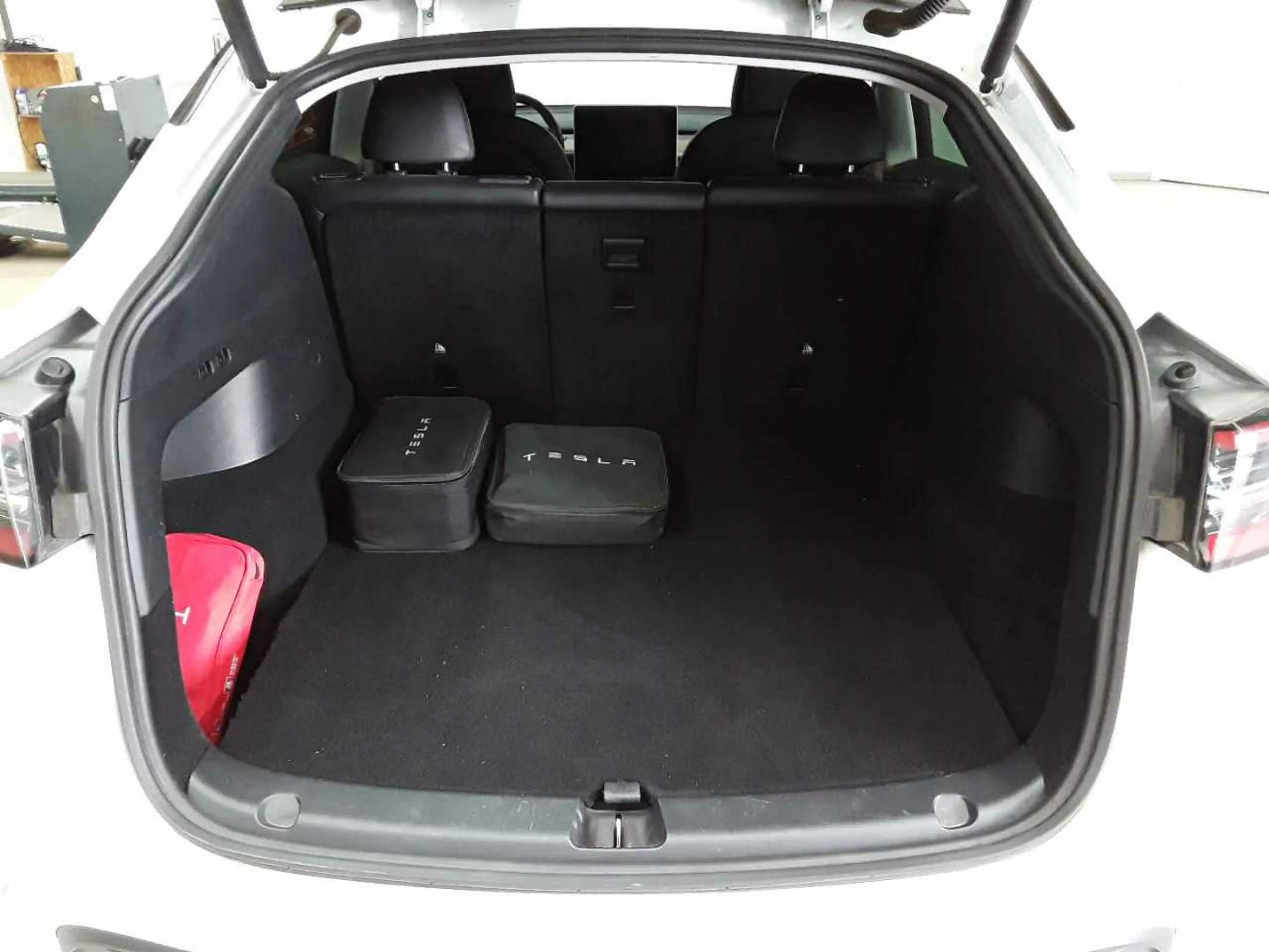 Tesla Model Y Model Y Long Range Dual Motor AWD — photo 15