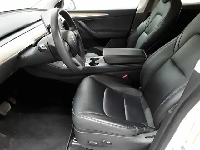Tesla Model Y view 7