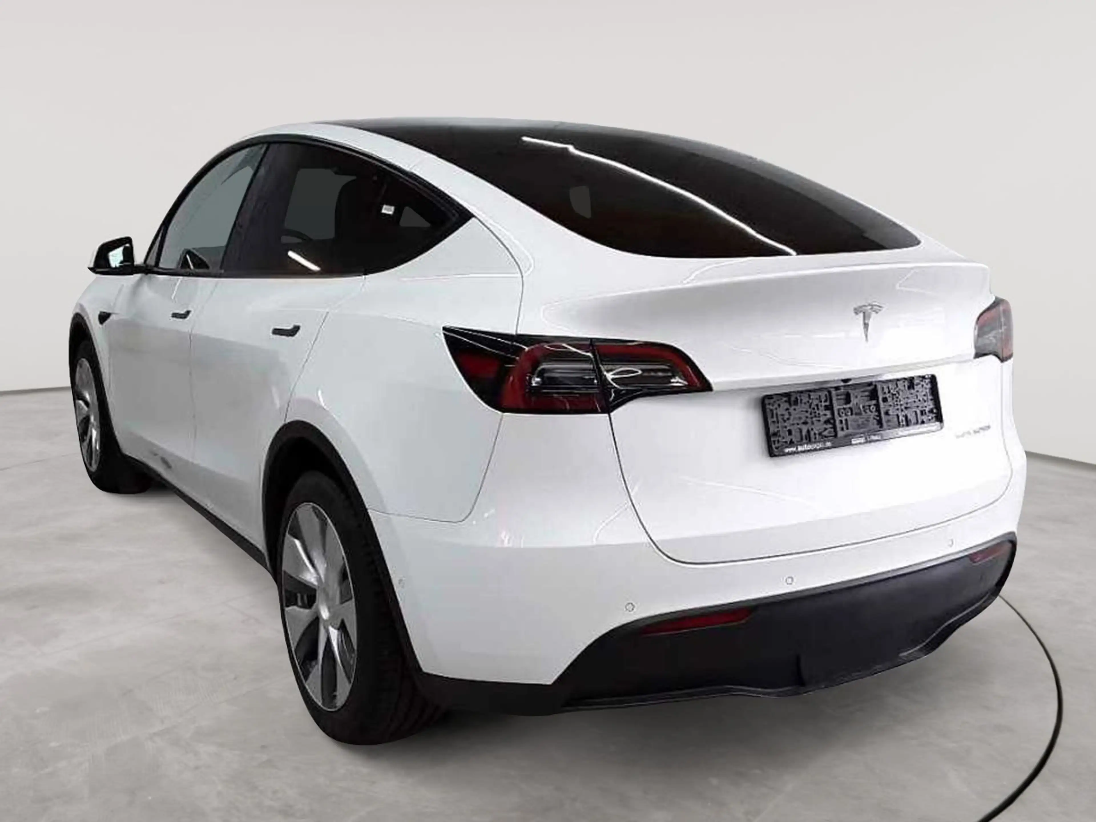 Tesla Model Y Model Y Long Range Dual Motor AWD — photo 5
