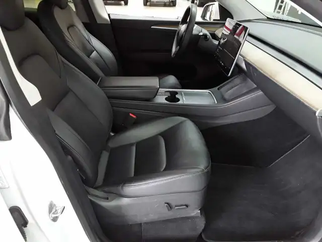 Tesla Model Y view 8